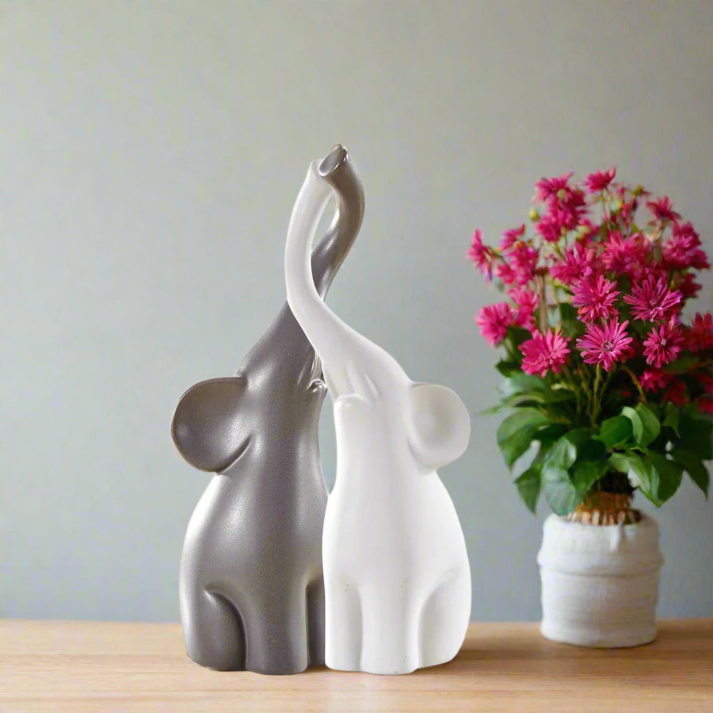 Set of 2 Elephant Lovers Figurine Ornament