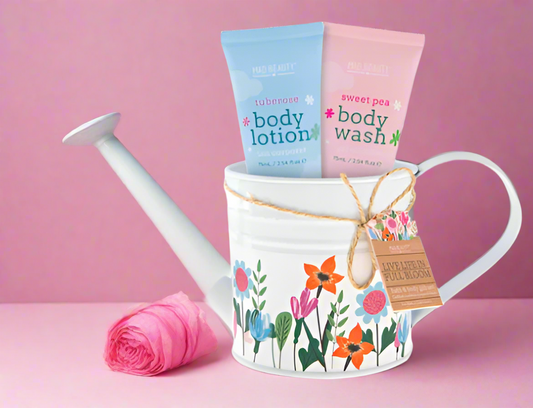 Mad Beauty In Full Bloom Watering Can Gift Set